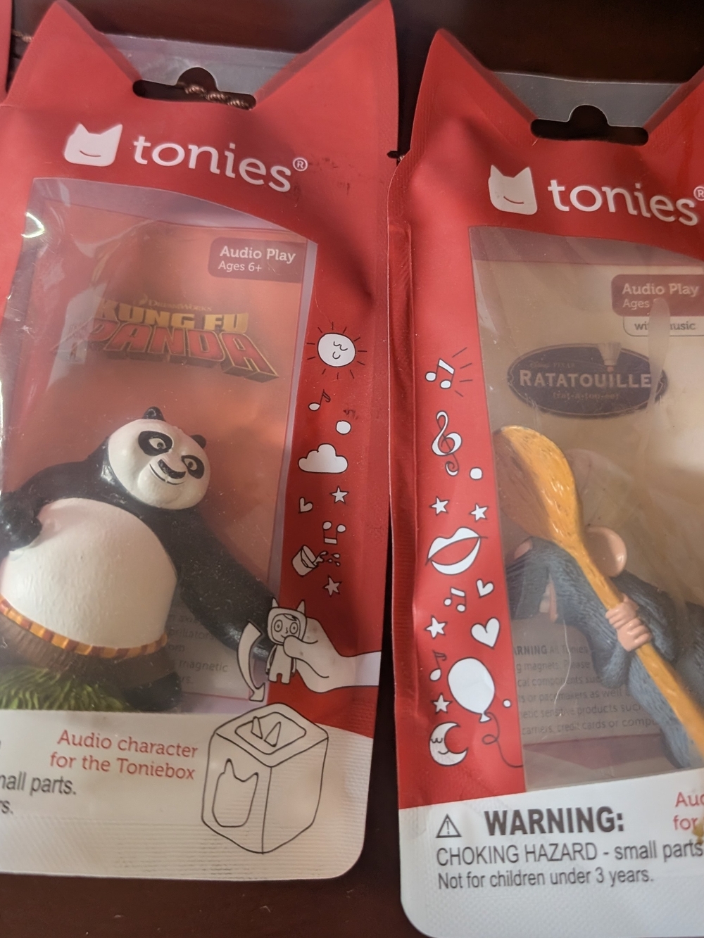 Tonies Starter Set with 4 Playtime Songs Tonie Figures - Red - Picture 2 of 6